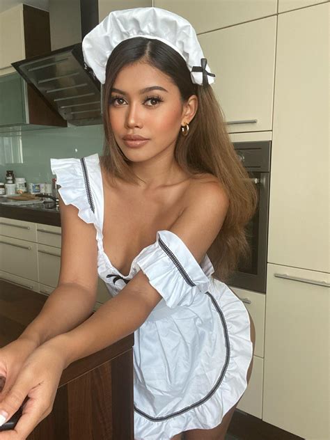 Should I clean your kitchen too sir? : r/frenchmaid