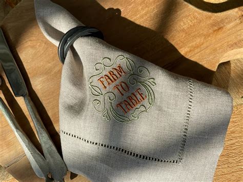 Servett i linne, broderad med Farm to table, 2-pack, naturfärgad ...