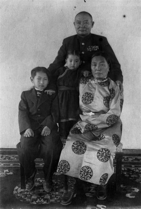 Хорлогийн Чойбалсан. Жизнь в фотографиях. Часть 2 Семейный архив: humus