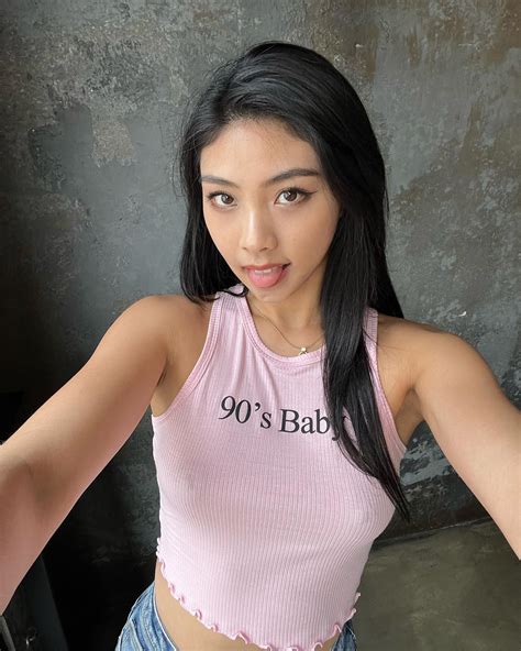 Braless : r/prettyasiangirls