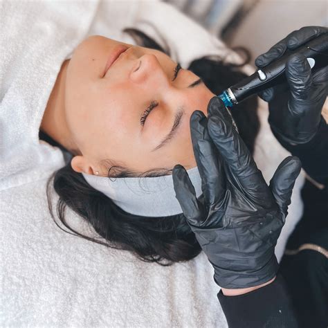 Benefits of a Hydraglow Facial - Dream Spa Medical - Blog