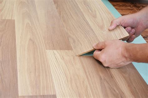 difference between vinyl and laminate flooring 1