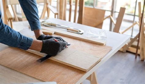 A Beginner's Guide to Using a Framing Square - Woodsmith Guides