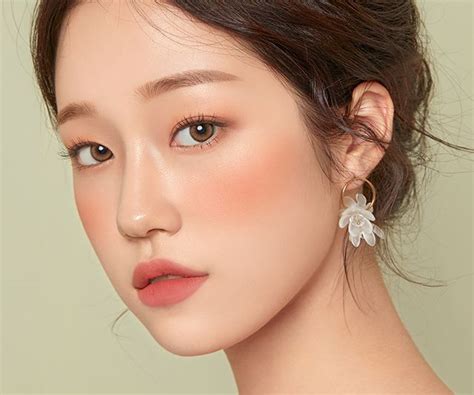 pin  title  coral makeup chanel makeup  models makeup