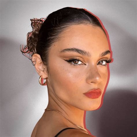 “Siren Eyes” Is Tiktok’s Latest Viral Trend, Here’s How To Get The Look