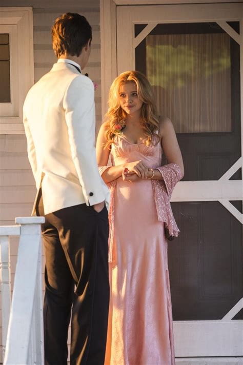 What color was Carrie’s prom dress | Dresses Images 2022