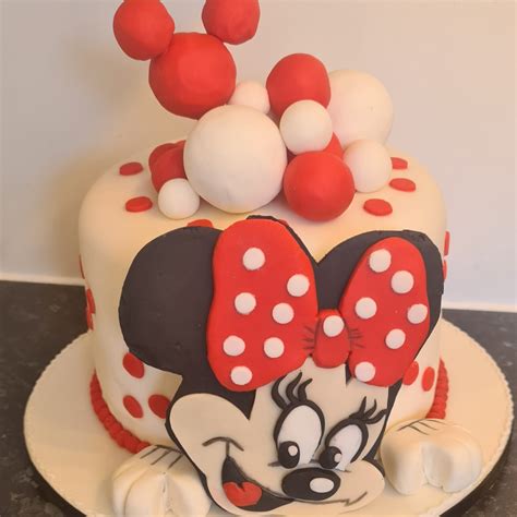 Minnie Mouse cake - The Great British Bake Off