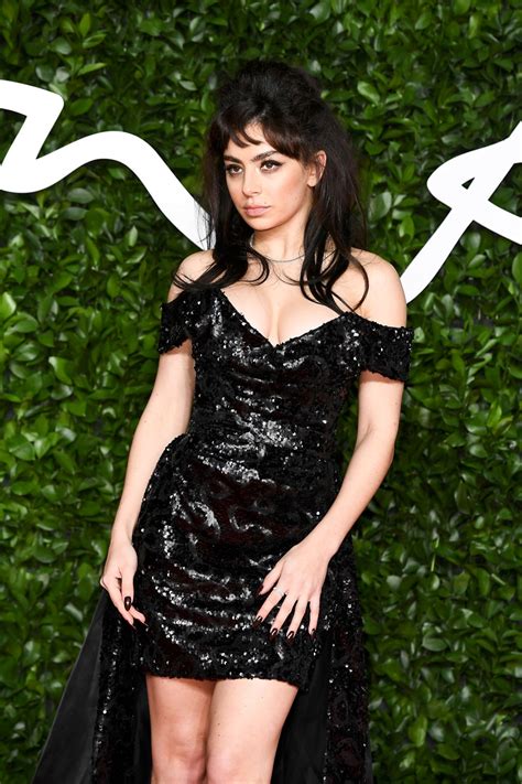 Charli Xcx Big Boobs And Sexy Legs - Hot Celebs Home