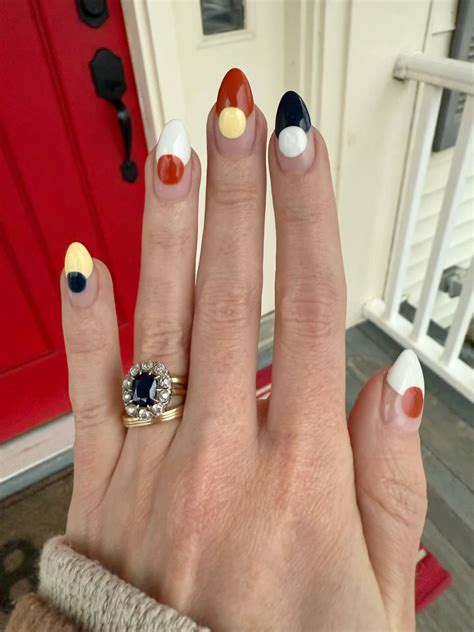 Midcentury modern circle nail art manicure in 2025 | Nail designs, Nail