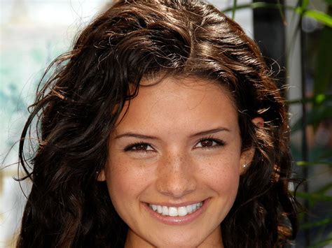 Alice Greczyn Appearance