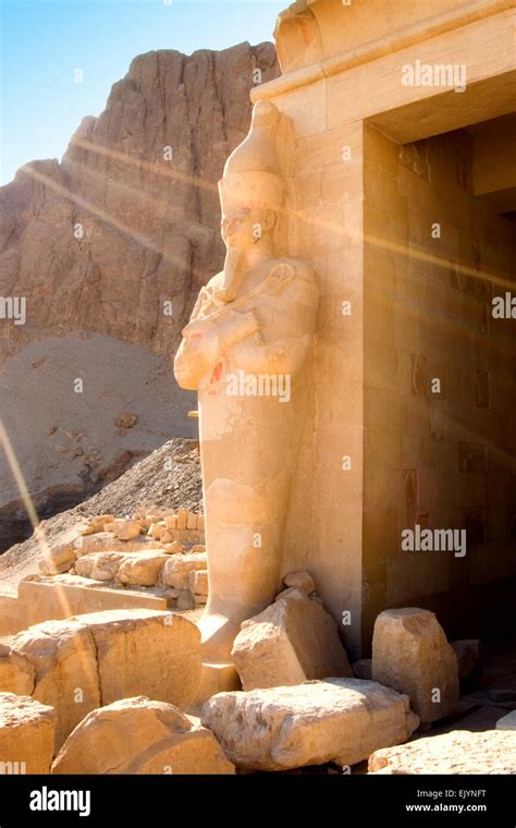 tomb entrance egypt  res stock photography  images alamy