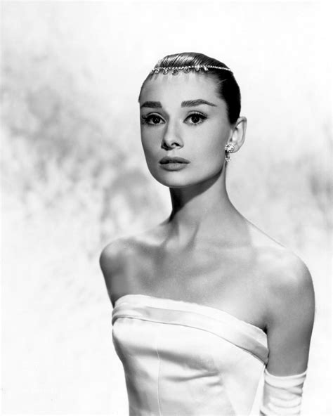 Audrey Hepburn faria 85 anos hoje: veja a história de um ícone para a