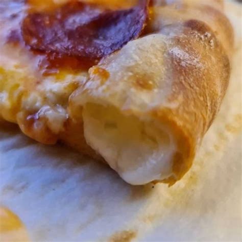 how to make a stuffed crust pizza