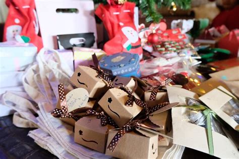 premium photo close   objects  box  table