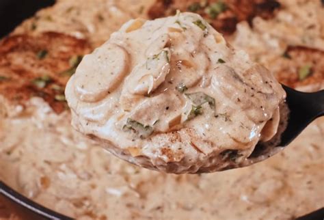 Рецепта за пържоли от плешка в гъби със сметана - кулинарно.бг