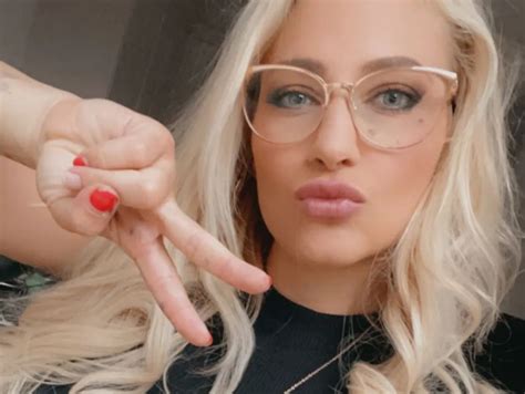 ebanie bridges onlyfans leaked click below