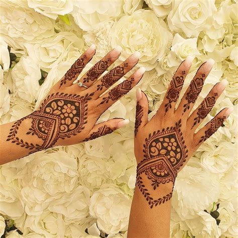 What is Henna and what happens at Henna Night? | Daleeeel.com