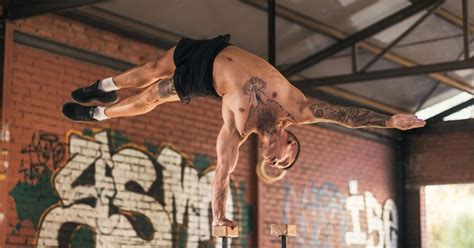 calisthenics pull workout  build upper body strength