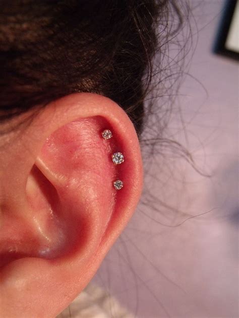 triple helix piercing | Triple ear piercing, Piercings, Triple helix ...