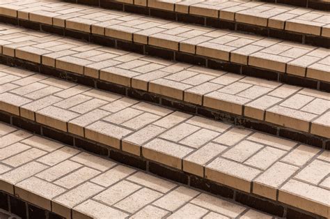 How to Choose the Right Color Pavers for Your San Diego Landscape