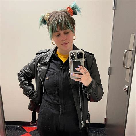 f4m,I'm into orgasm denial, worship & face sitting,femdom, worship