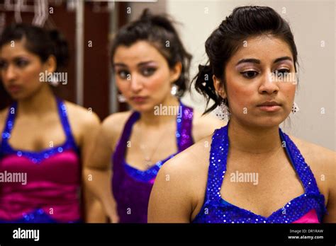 Hindi film dance hi-res stock photography and images - Alamy