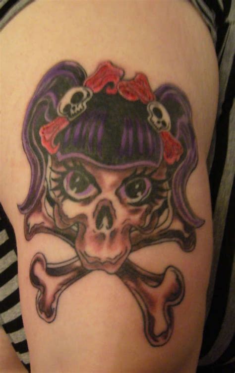 girly skull! tattoo | Girly skull tattoos, Feminine tattoos, Girly tattoos