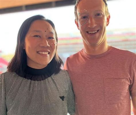 Doting dad Mark Zuckerberg turns into a 'Swiftie' for his daughters ...