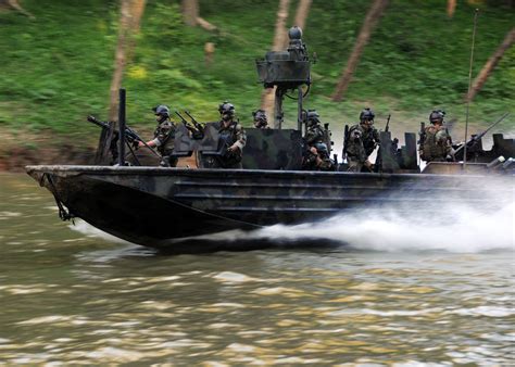 Photo : special boat team 22