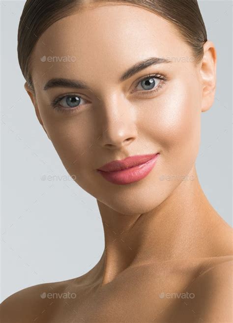 woman beauty portrait natural classic   beauty portrait