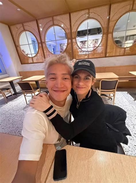 Fans are obsessing over the new photos of the karen carney partner 36