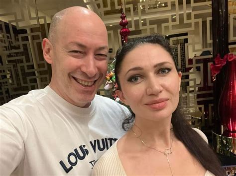 Алеся Бацман показала дочерей от Дмитрия Гордона: все трое, как две ...