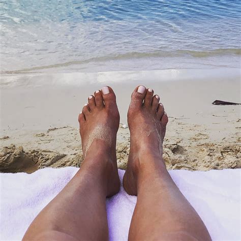 Kylee Evans's feet
