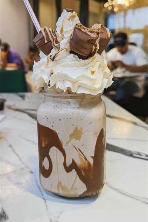 Kinder Bueno Milkshake Recipe - Milkshake Recipes