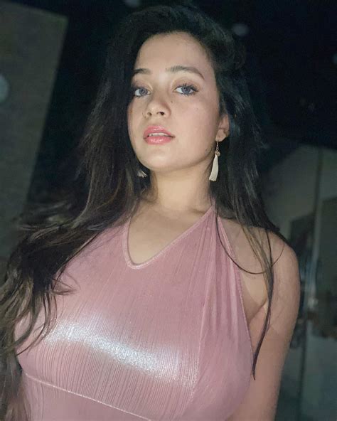 Sneha Karmakar | #pink #metallic #pretty #flashlight #hotness #hotmess