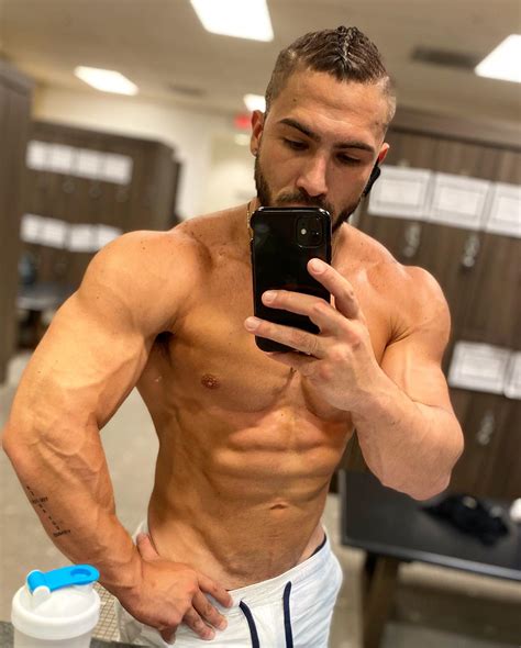 Daniel Montoya Fitness Model - Home