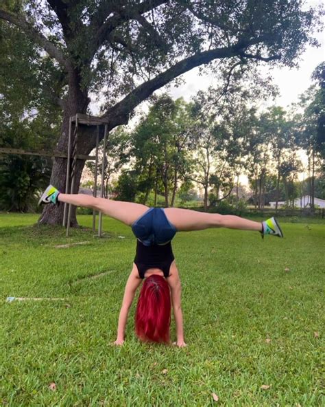 Zoey Di Giacomo | Random post lol 🫣 | Instagram