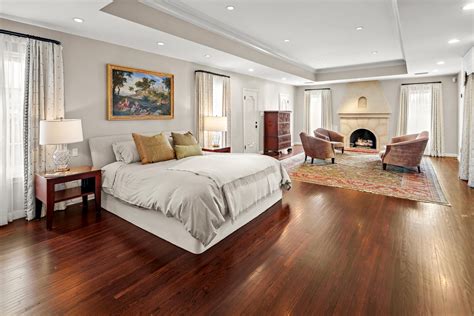 Bugsy Siegel Estate Where Mobster Was Killed Lists for $17 Million