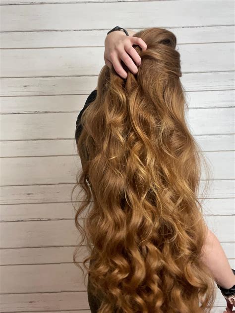 I tried out some heatless curls today and im obsessed with how it