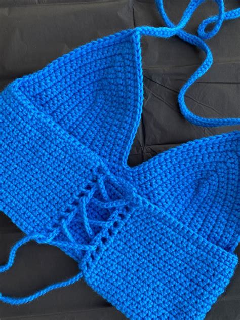 Вязаный кроп топ синий - @knit.here in 2024 | Crochet business, Crochet ...