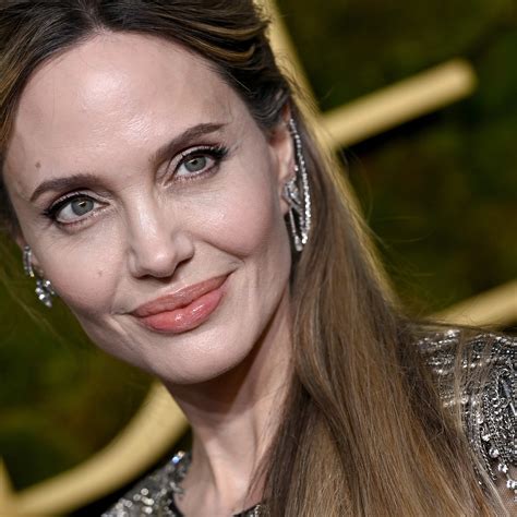 Natalia Dyer and Charlie Heaton Make Rare Appearance in England - Parade