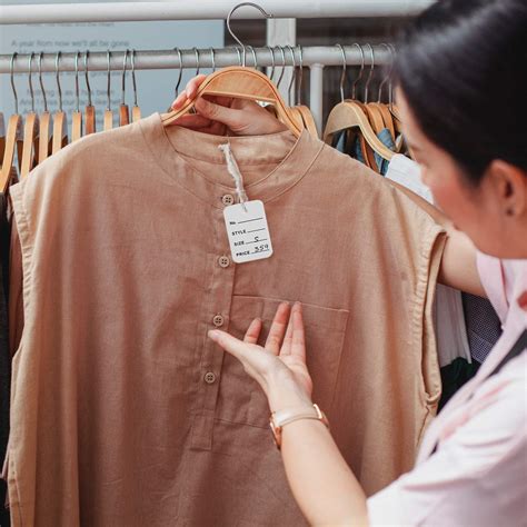 How To Put A Price Tag On Clothes at Justin Finn blog