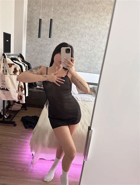 What I'm hiding under my work clothes 😏 : r/TurkishOnlyFans