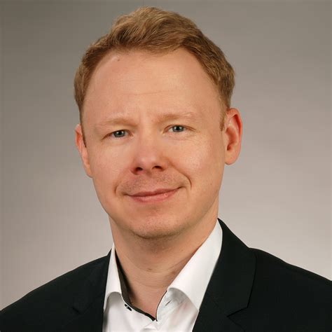 Julian Hoenow - Stellvertretender Leiter Rechnungswesen - M1 Med Beauty