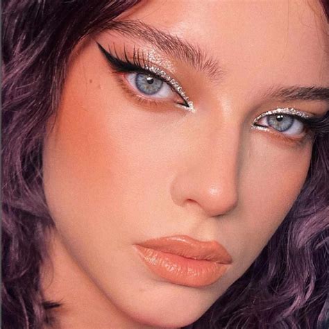 17 Eyeliner Looks to Transform Your Eyes — The WALK Mag