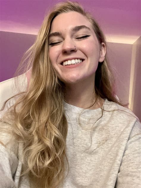 TW Pornstars - 1 pic. Jaybbgirl. Twitter. Go vote me MV “Smile of the