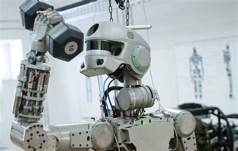 Робот-андроид изначально был роботом-гиноидом - Новая Сибирь online