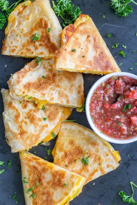 Breakfast Quesadillas (Only 5 Ingredients) - Momsdish