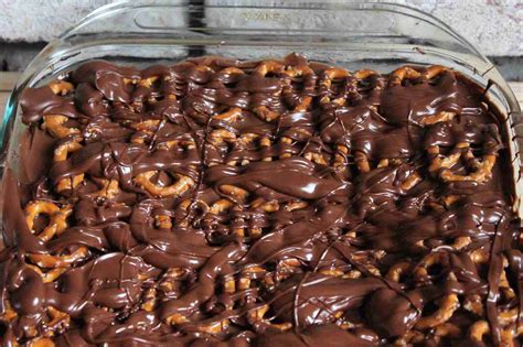 chocolate drizzled pretzel brownies