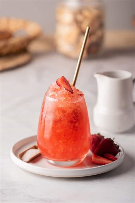 Raspados Mexicanos 🍓🍧 (Strawberry Raspado Recipe)